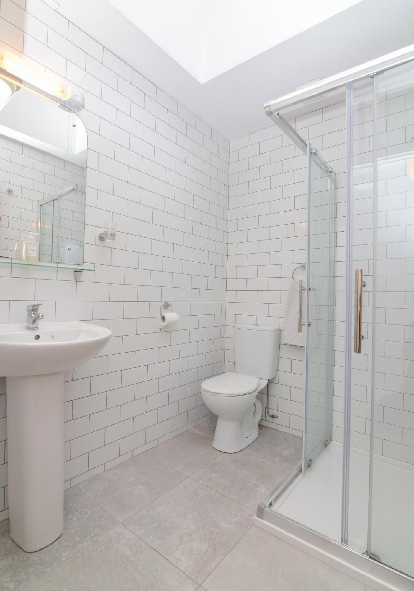 The Red Keep Fab Location - Two Bed - Two Bathrooms -Townhouse Galway Buitenkant foto