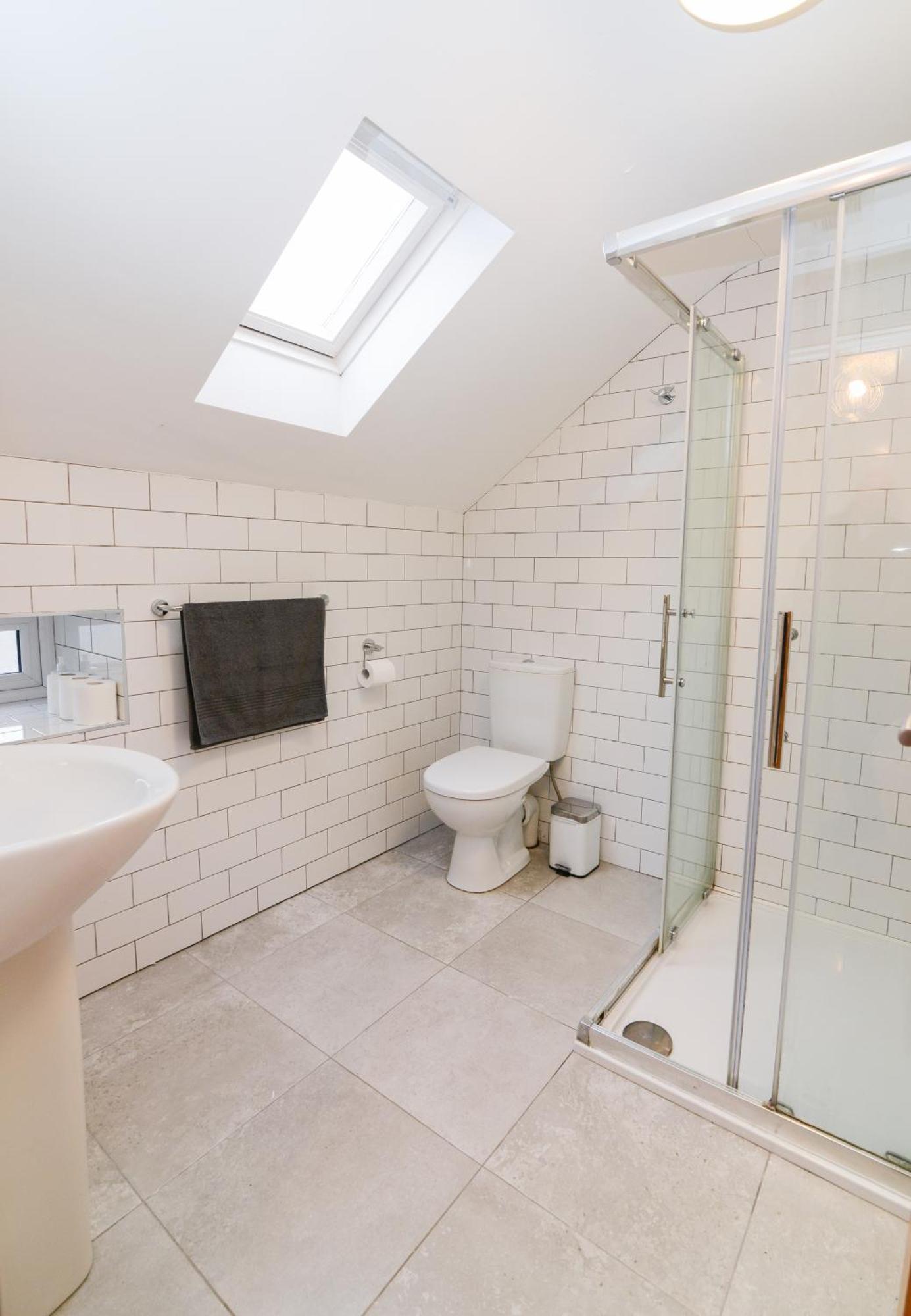 The Red Keep Fab Location - Two Bed - Two Bathrooms -Townhouse Galway Buitenkant foto
